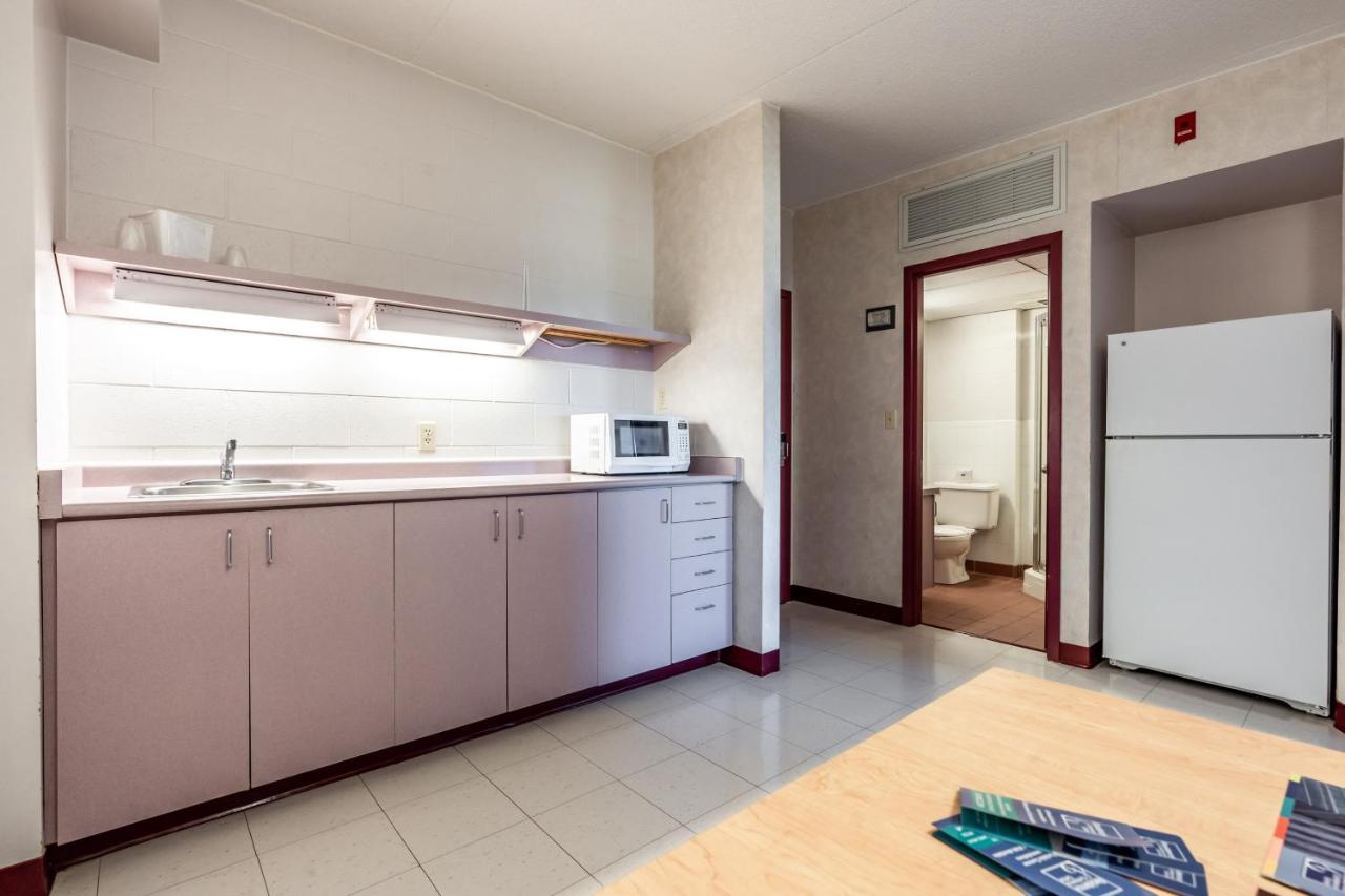 Residence & Conference Centre - Welland Extérieur photo