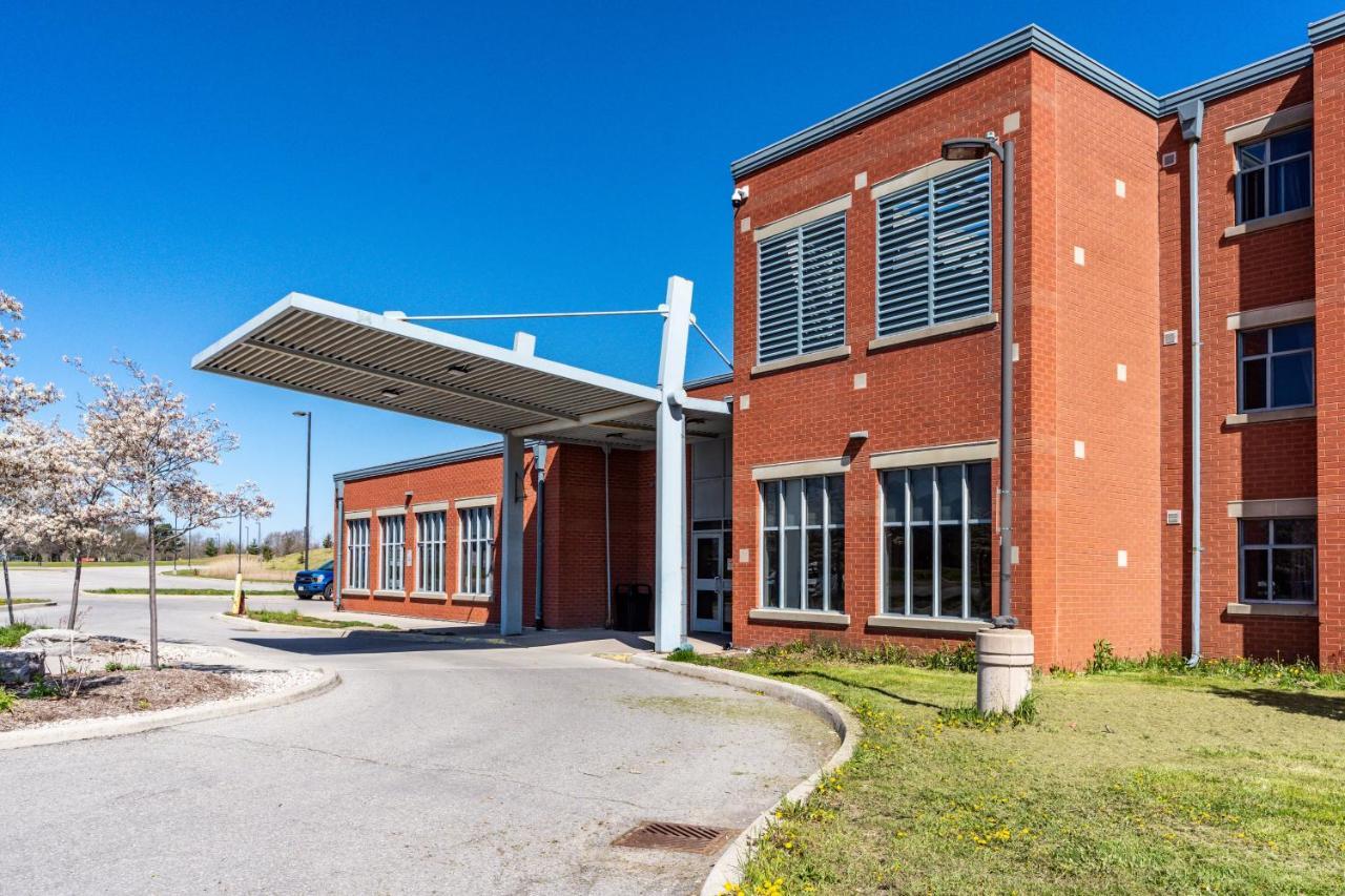 Residence & Conference Centre - Welland Extérieur photo