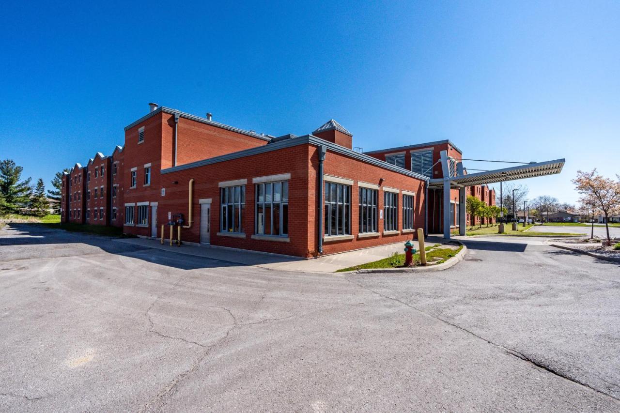 Residence & Conference Centre - Welland Extérieur photo