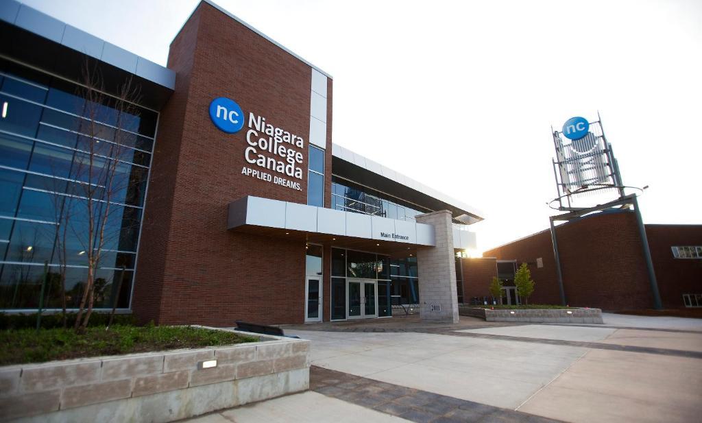Residence & Conference Centre - Welland Extérieur photo