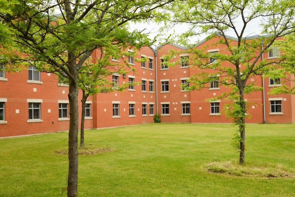 Residence & Conference Centre - Welland Extérieur photo